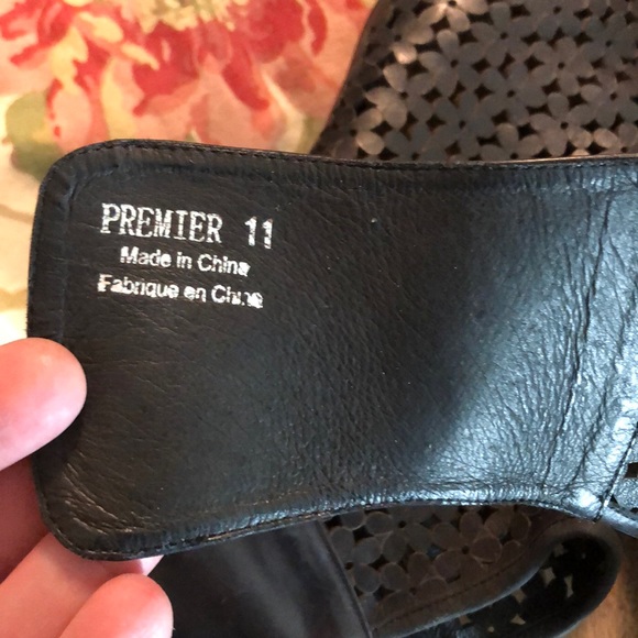 GREAT MOMENTS Size 11 Premier VHeel Floral Leather Laser Cut-Out Design Velcro - Picture 9 of 16